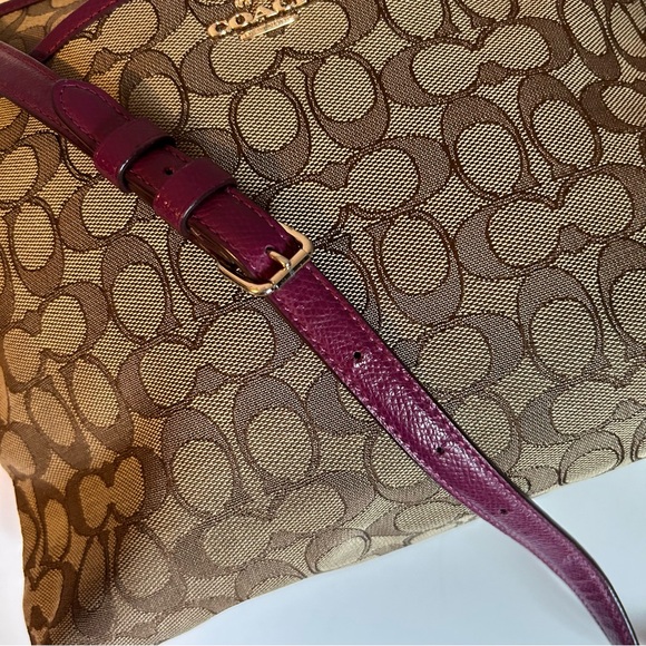 Vintage | Coach | Large Signature C Crossbody File Bag | Brown/Maroon - Picture 4 of 13
